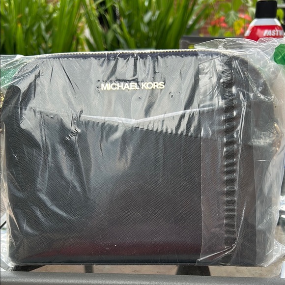 Michael Kors Black Toiletry Bag for Men - Picture 1 of 1